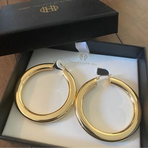 Gold Hoop Earrings | House of Harlow